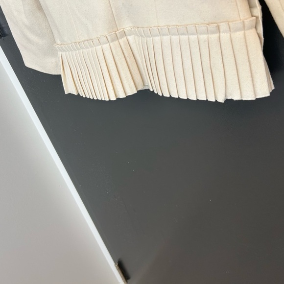 Tabitha (anthropologie) Sz. 2 will blend flower embellishrd Cream blazer EUC - Picture 8 of 13